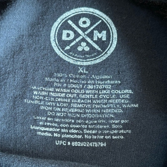 Retro Style Howling Wolf and Pack T-Shirt! - Picture 6 of 6